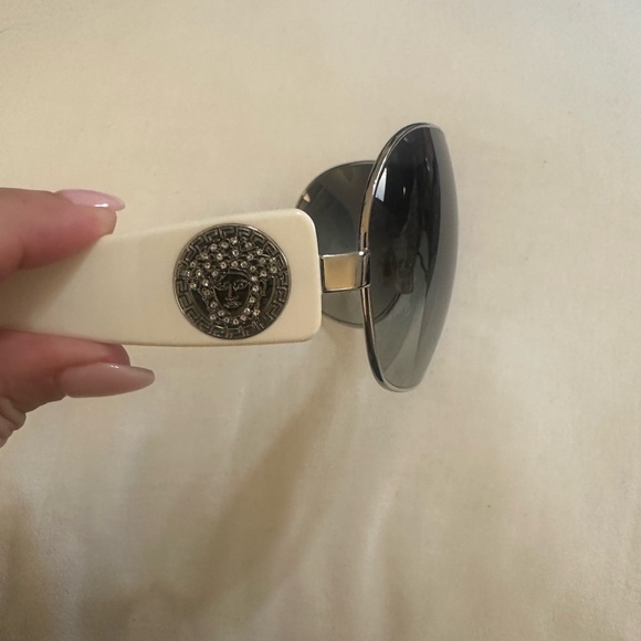 Versace Sunglasses - Picture 6 of 7